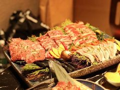 -山川小町·极番烧肉(新地假日广场店)