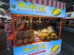 -三亚火车头万人海鲜广场