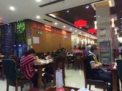 大堂-满旗楼 北京烤鸭·涮羊肉火锅(武昌店)