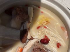 -三人行骨头王火锅(长寿店)