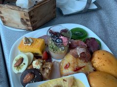 -亚洲国际大酒店·云顶阁旋转自助餐厅