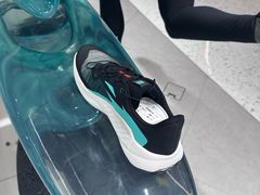 -SALOMON萨洛蒙(青岛海信店)