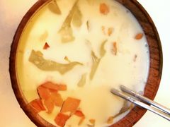 -志龙皇冠吃货椰子铺