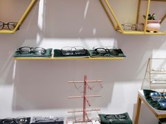 -肆兮眼镜·蔡司·徕卡战略合作店(大坪店)