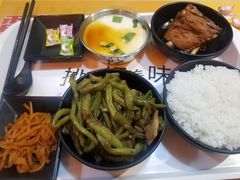 -香满春·酱香大骨饭(临河街店)