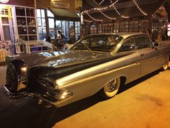 -席娜卡琳火车铁道夜市