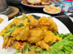 咸蛋黄焗虾-Whampoa Keng Fish Head Steamboat @ Balestier