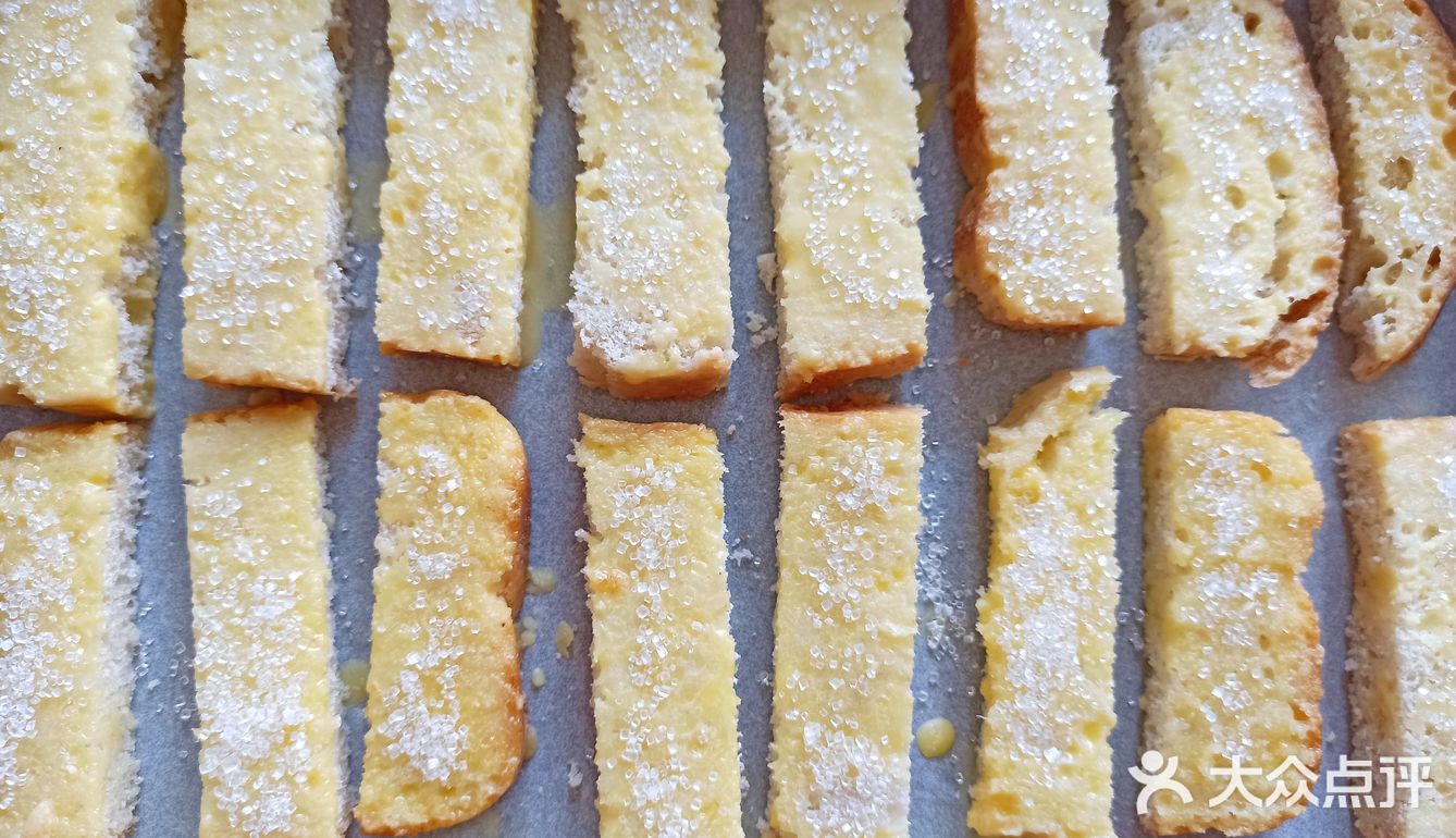 面包面包大变身，甜蜜香脆黄油砂糖面包干🍞