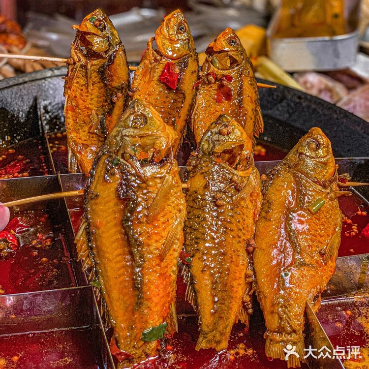 成都美食 | 成都最破老火锅，开在废墟边！