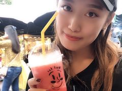 -席娜卡琳火车铁道夜市