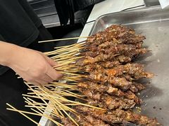 -巴汗羊肉串烧烤店