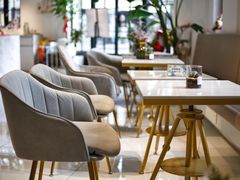 -Fridi Patisserie Cafe