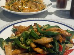 -靠山屯东北农家菜(八龙桥雅苑店)