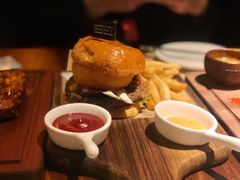 奥特曼芝士汉堡-Magnet磁食(同德店)