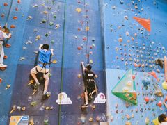 -山之巅攀岩馆(太古城店)