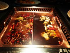 -老牌坊云南鱼豆花火锅(哈西万达店)