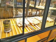 面包甜点陈列柜-苏格里岛自助海鲜烤肉火锅(集美万达店)