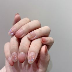 -花岐款式专研健康美甲沙龙