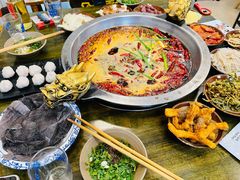 -黄潇洒老火锅(九眼桥宏济巷店)