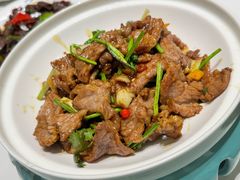 小炒黄牛肉-鲁西南老厨子·特色鲁菜(经一纬五店)
