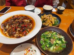 -老滇山寨•云南特色菜•地方菜•民族风情歌舞表演(金碧店)