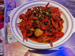 -肥小宝·金牌油焖大虾(襄阳龙虾地标店)