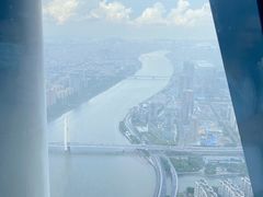-广州塔卢特斯法国旋转餐厅