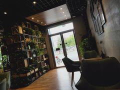 靠窗位-ZING COFFEE 镜咖啡