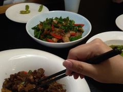 -鱼鲜饭香·招牌汽锅剁椒鱼头王