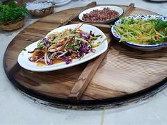 -三江鱼东北特色铁锅炖(骆驼店)