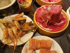 -钱小奴海鲜自助黑金店(杭州滨江龙湖店)