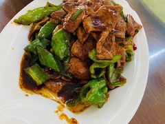 猪肝炒青椒-胡子饮食店