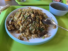 -斯普瑞斯奥特莱斯