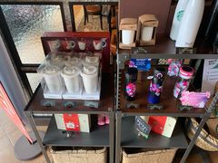 零售区-星巴克(杭州银泰城西一店)