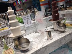 巧克力喷泉-火锅岛潮牌自助餐厅(天津天佑城店)