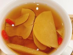 无花果海底椰雪梨汤-炖物24章·顺时轻养茶(杭州大厦店)