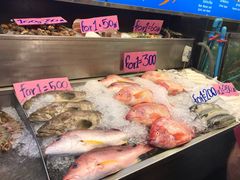 -J Daeng Seafood