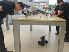 -DJI大疆(深圳华强北曼哈授权体验店)