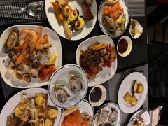 -亚洲国际大酒店·云顶阁旋转自助餐厅