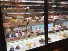 面包甜点陈列柜-多乐之日(华贸天地店)