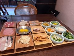 -银米·云南传统过桥米线(双廊黑金冠店)