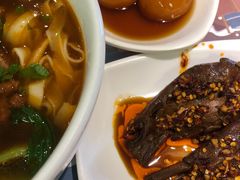 -呷佬·长沙手工米粉(金沙江路店)