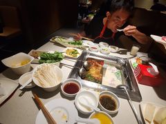 -海底捞火锅鲜切牛肉主题店(长寿路店)