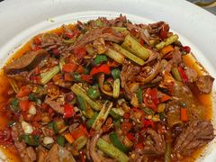 -阿瓦山寨·湘菜现炒·剁椒鱼头王(咸阳总店)