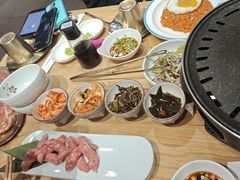 -青瓦餐厅·生鱼片·韩园烤肉(西塔店)