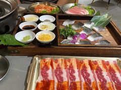 -围炉肉舍丹东海鲜烤肉·烤活鳗(步行街店)