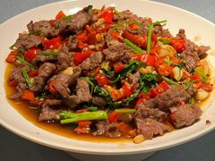 小炒黄牛肉-吴越荣记苏州菜·松鼠桂鱼 100% 活鱼现做(月光码头店)