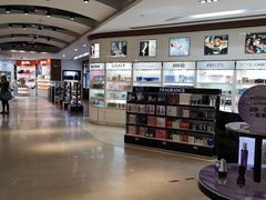 -日上免税店(三径路t3店)