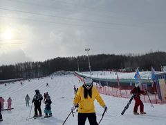 -亚布力新体委滑雪场