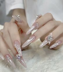 -桃色美甲沙龙